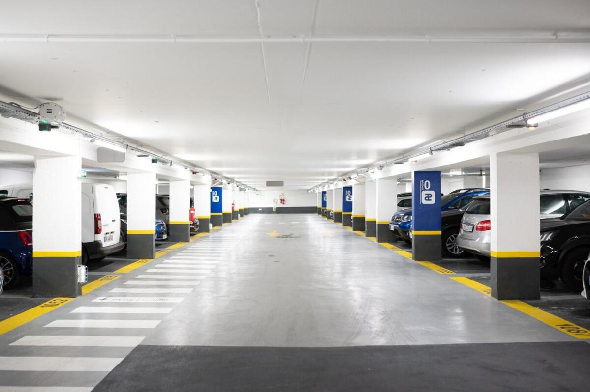 Le Coq Symphonie- Parking - Bord De * Menton
